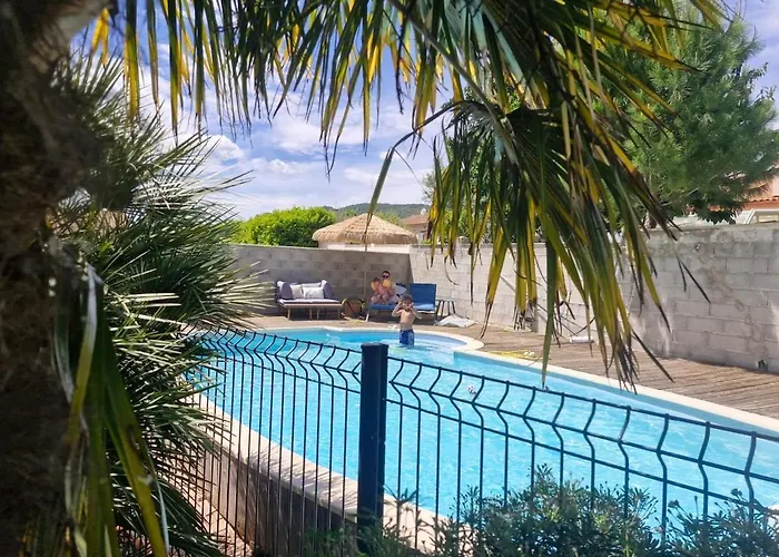 Beautiful With Pool In Provence