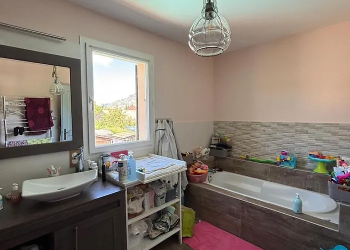 Beautiful With Pool In Provence