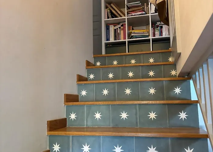 Beautiful With Pool In Provence 시스트롱